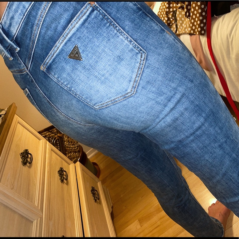 GUESS JEANS